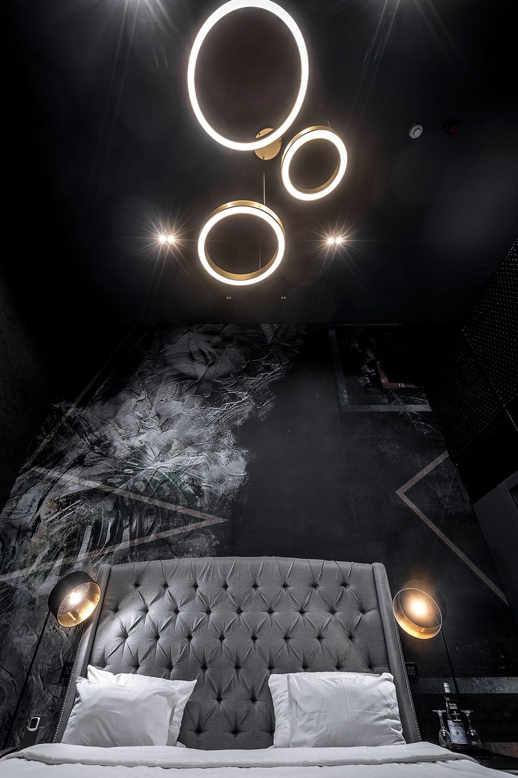 Black Loft - Ceiling Detail